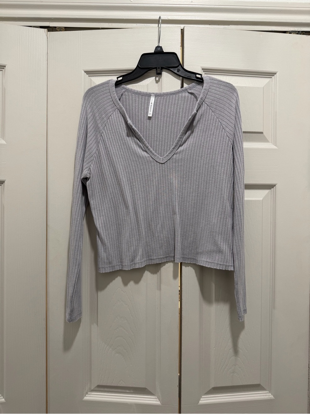 Lulu's Light Gray Ribbed V-Neck Long Sleeve Top